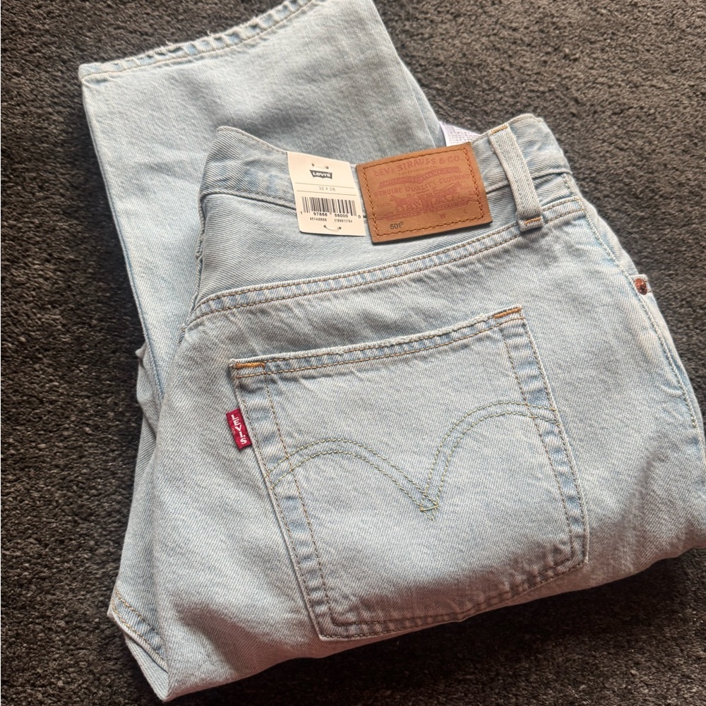 NWT Levis’s 501 Original Fit Cropped Lightweight Women’s Jeans